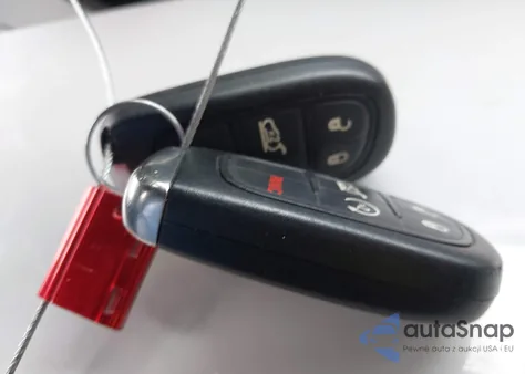 2020 Jeep Cherokee Limited Fwd из США, поврежденный, VIN 1C4PJLDB3LD530016